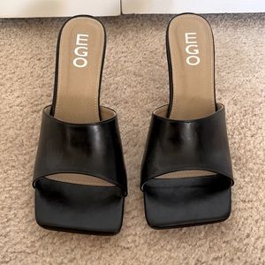 Square toe black heel